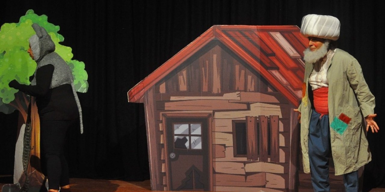 Eyüpsultanlı çocuklar Nasrettin Hoca oyunuyla eğlendi