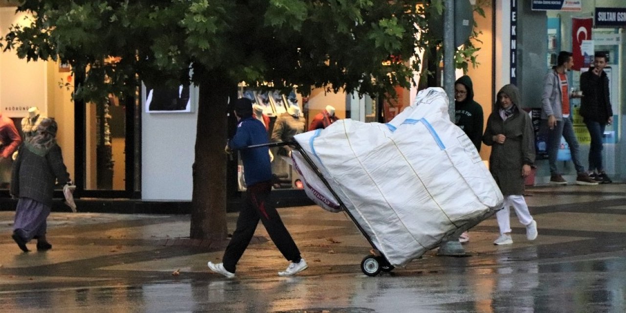 Denizli’de sağanak ve dolu yağışı etkili oldu