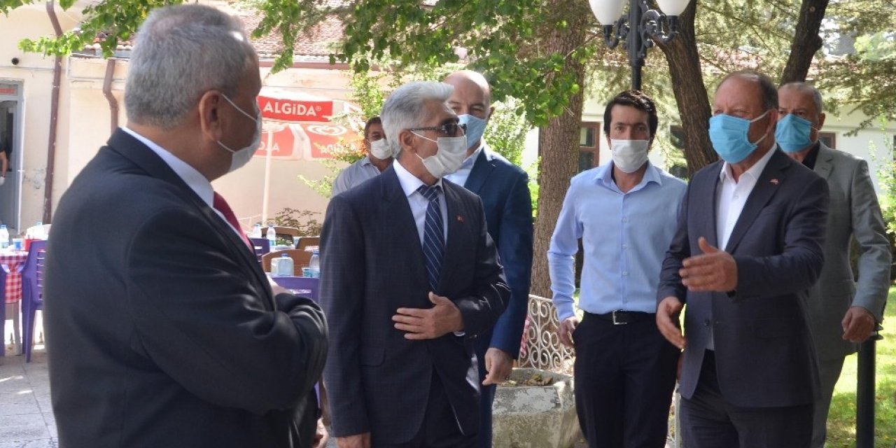 Başkan Oprukçu Muhtarlar Günü’nü kutladı