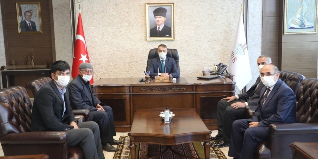 Vali Oktay Çağatay muhtarları makamında kabul etti