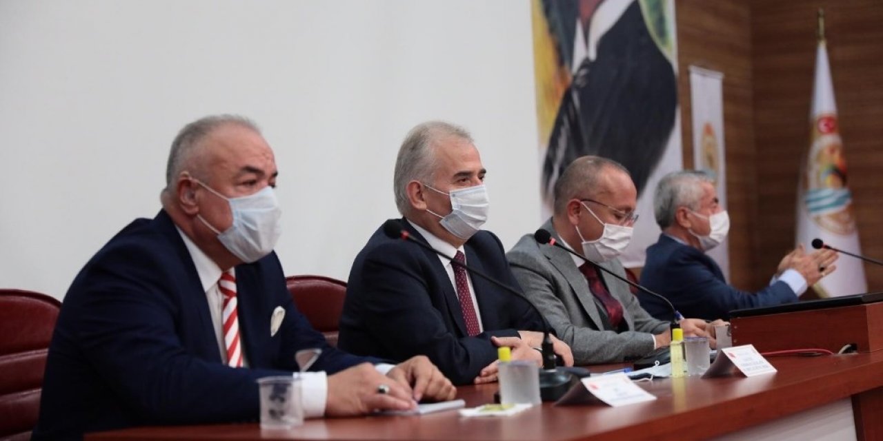 Vali Atik ve Başkan Zolan muhtarlar ile bir araya geldi