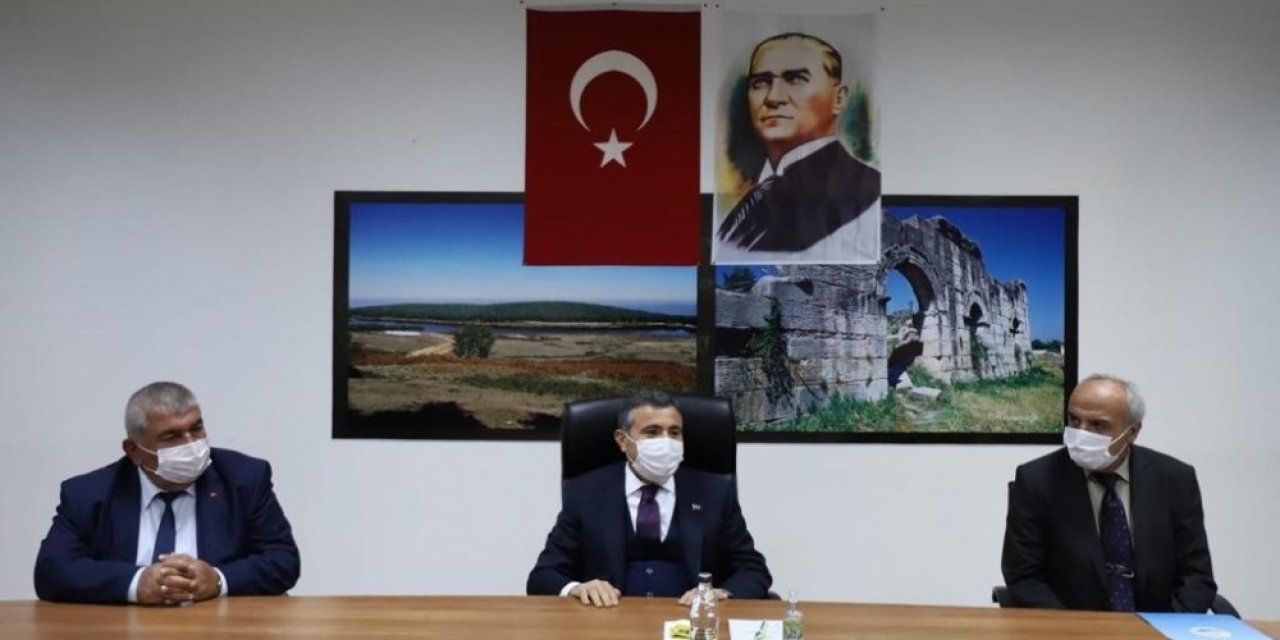 Vali Atay "Muhtarlar demokrasimizin temel taşı"