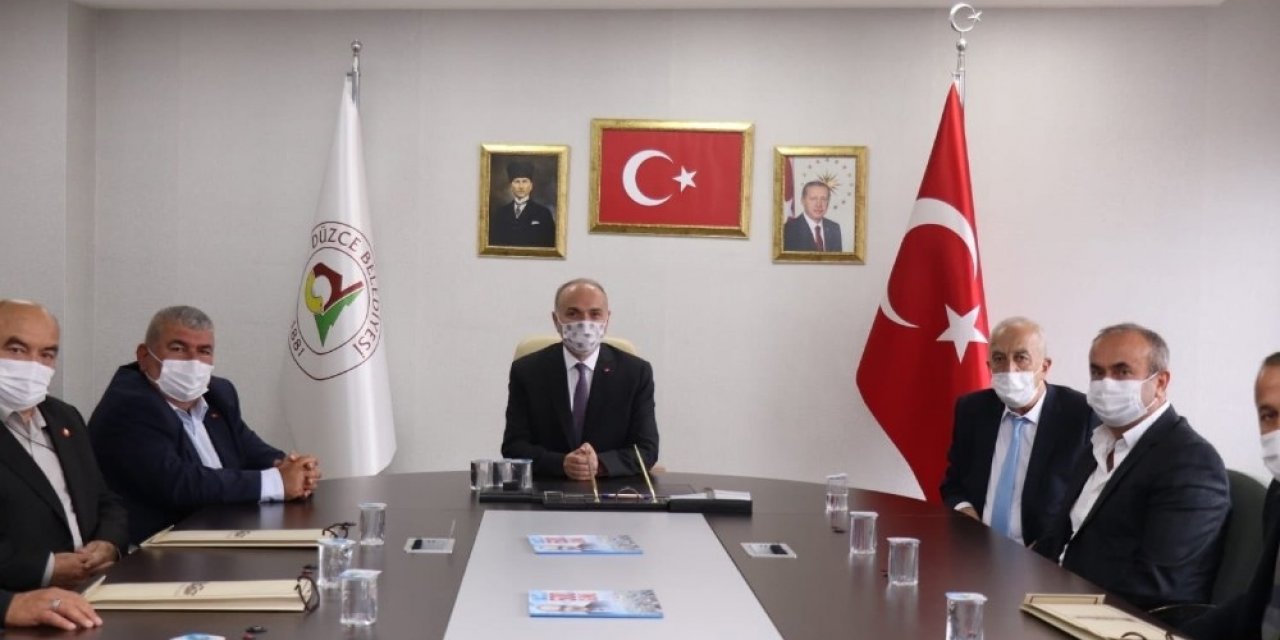 Muhtarlar Başkan Özlü’yü ziyaret etti