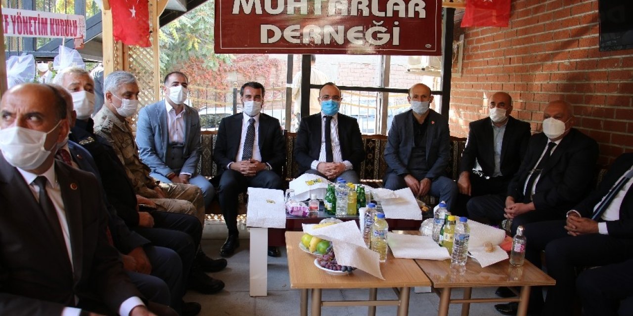 Elazığ protokolü, muhtarlarla bir araya geldi