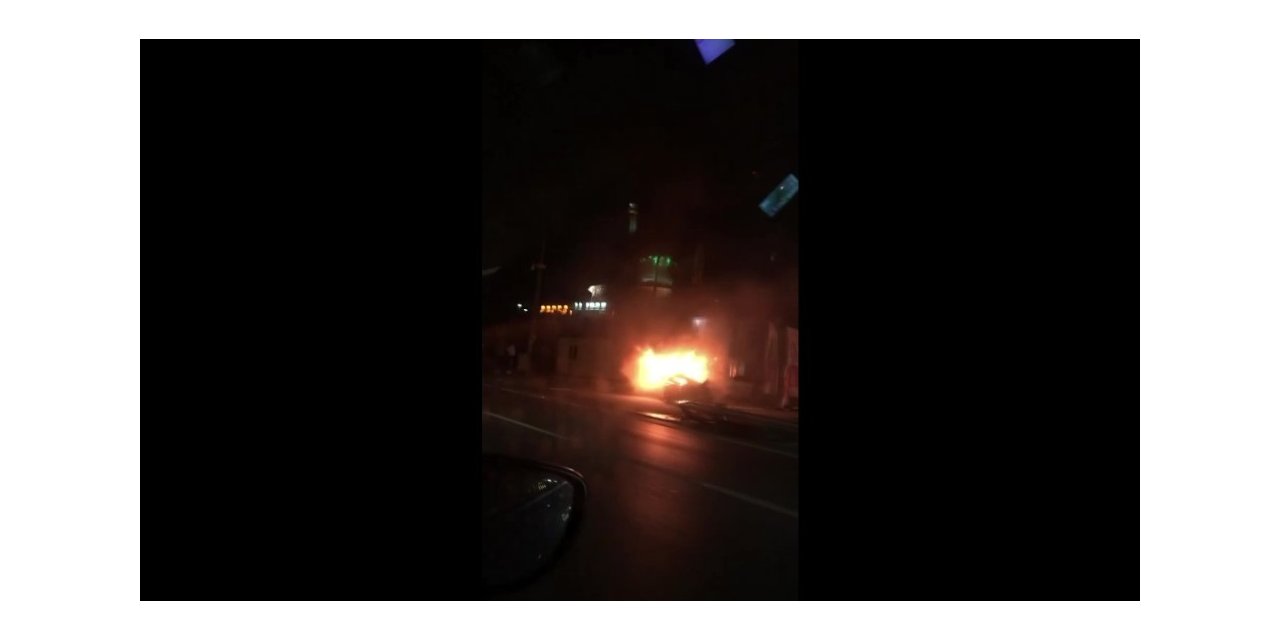 Kaza sonrası patlayan araçtan son anda çıkarak alevler arasında kalmaktan kurtuldu