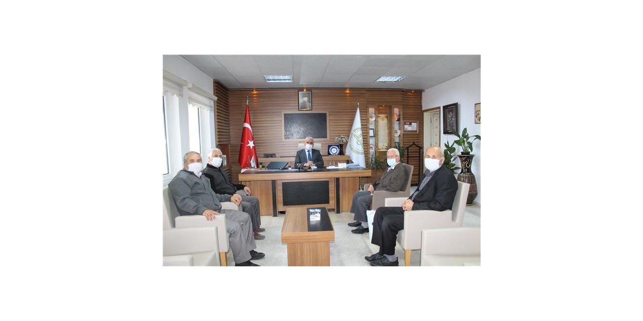 Yunus Emre Camii Yaptırma ve Yaşatma Derneği Üyelerinden Müftü Ali Erhun’a ziyaret