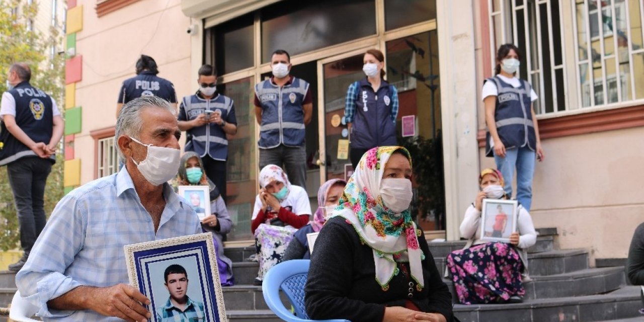 HDP önündeki annelerin çığlığı diğer aileleri harekete geçirmeye devam ediyor