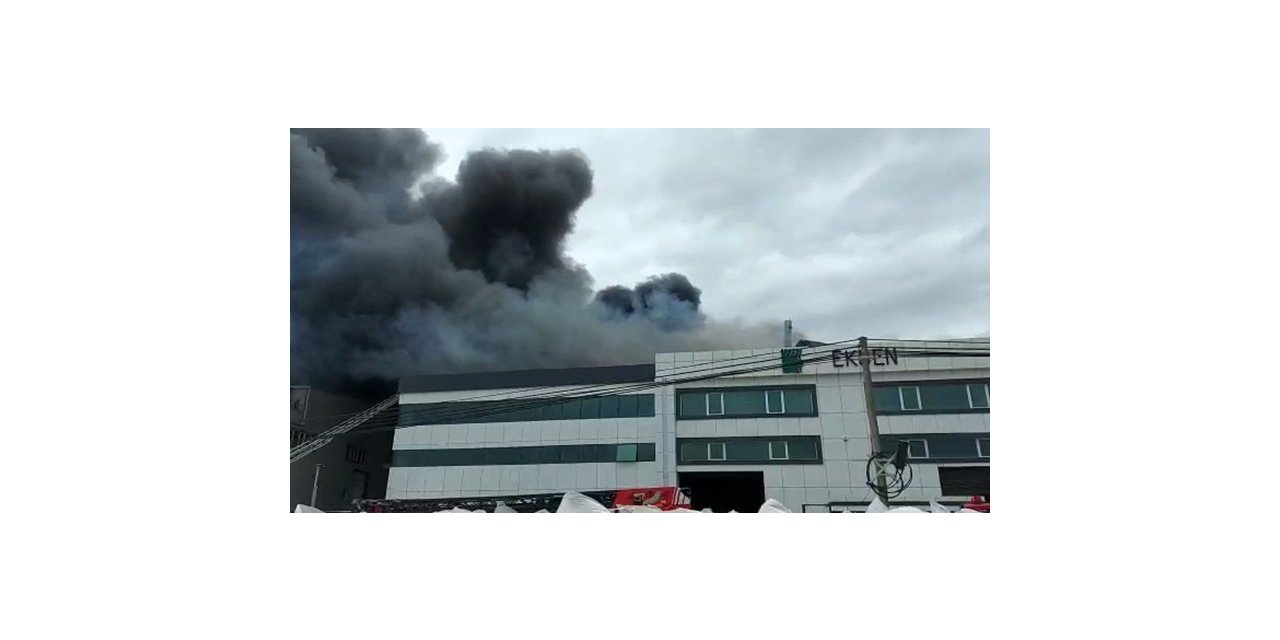 Silivri’de sünger fabrikası alevlere teslim oldu