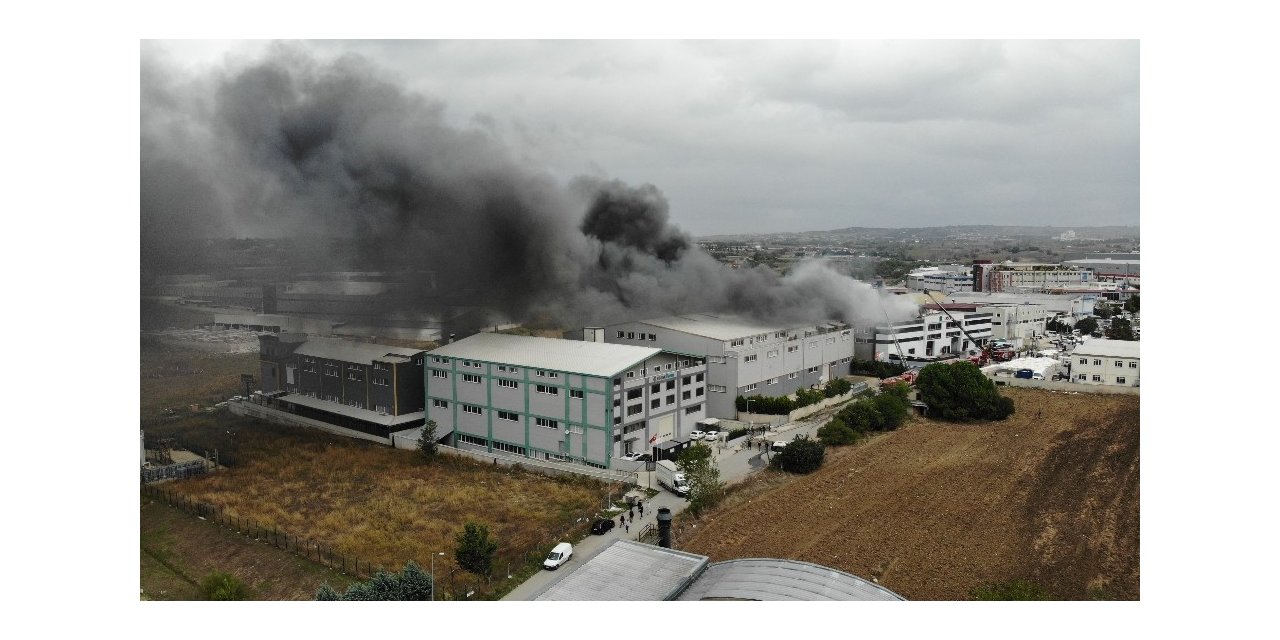 Sünger fabrikasındaki yangın drone ile görüntülendi