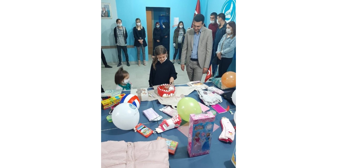 Minik Yağmur’un yüzü güldü