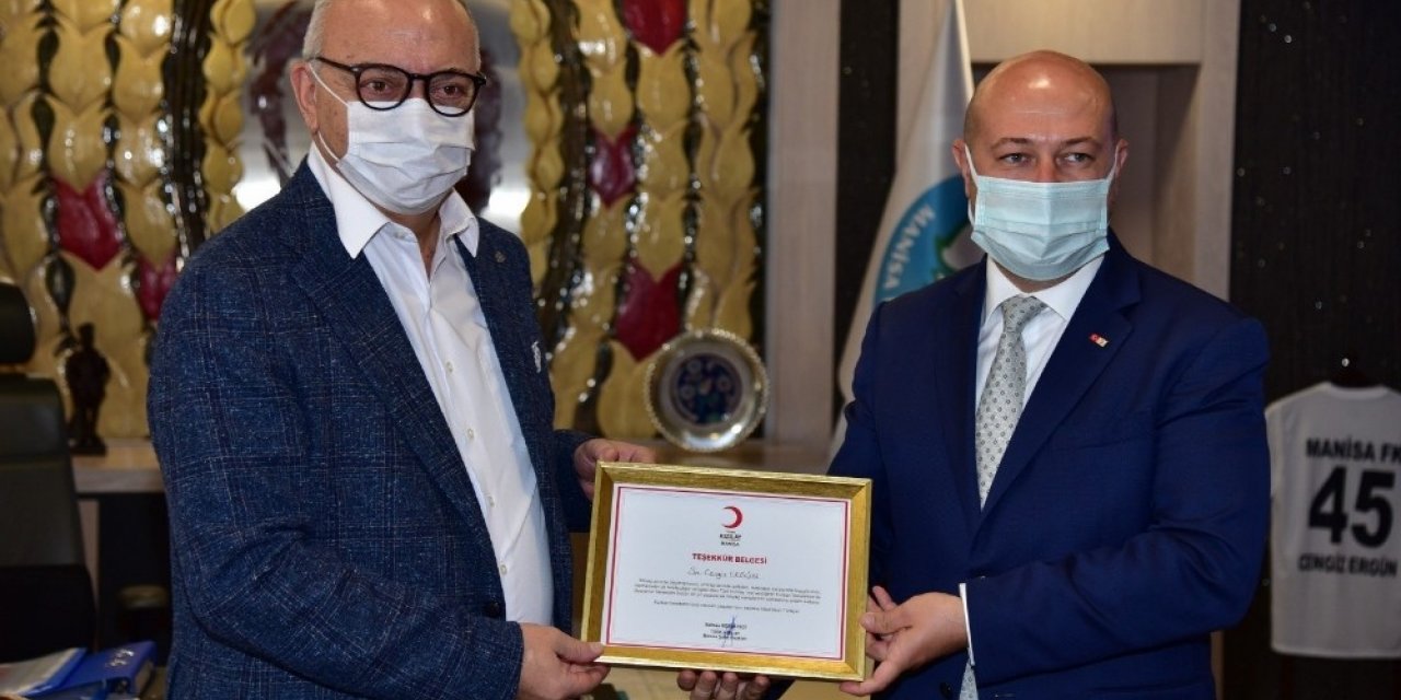 Başkan Ergün’e Kızılay’dan teşekkür belgesi