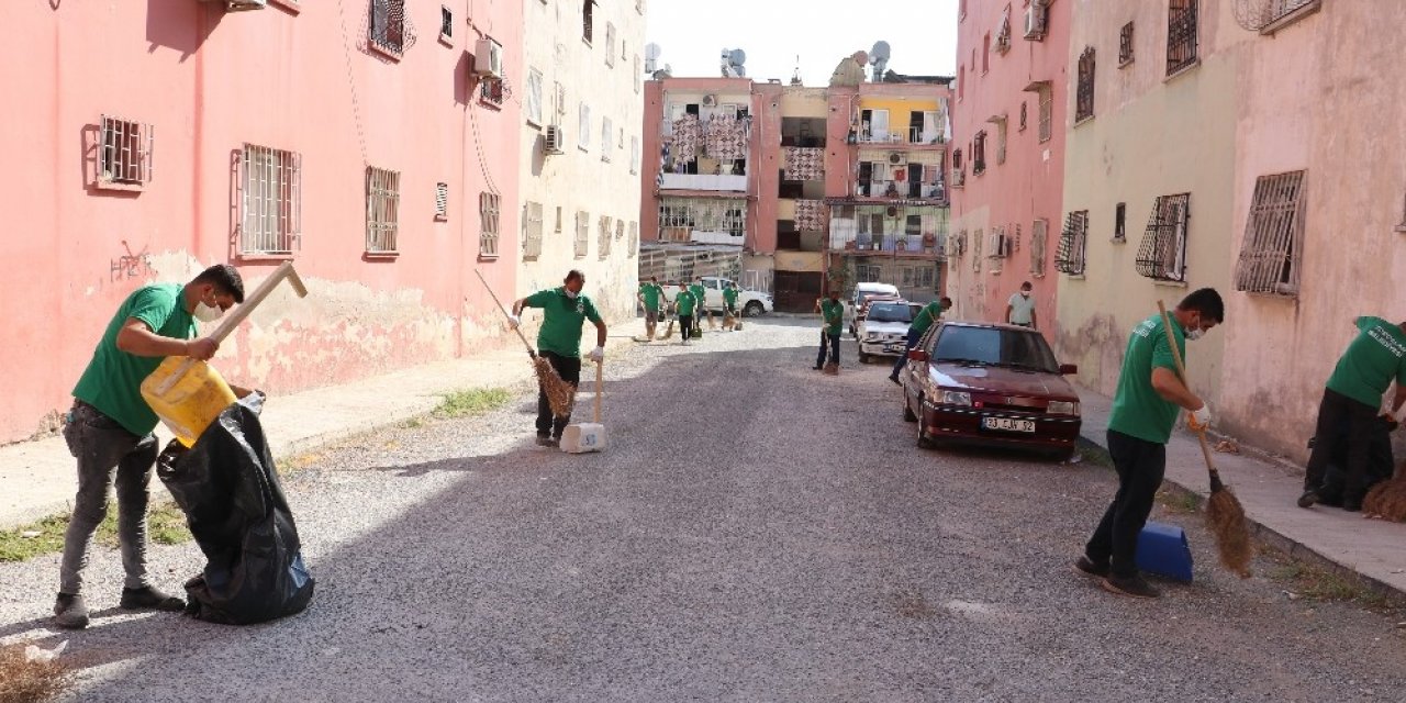 Toroslar’ın mahallelerinde genel temizlik