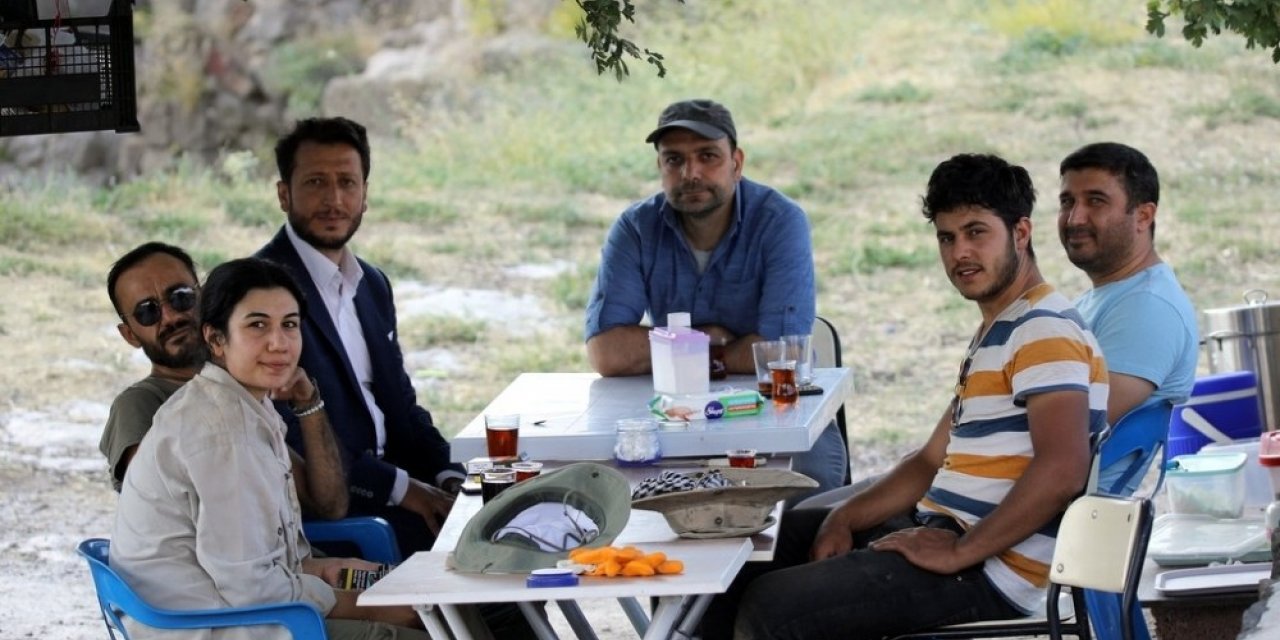 Düşünce Akademisinden Bitlis Kalesi kazı ekibine ziyaret