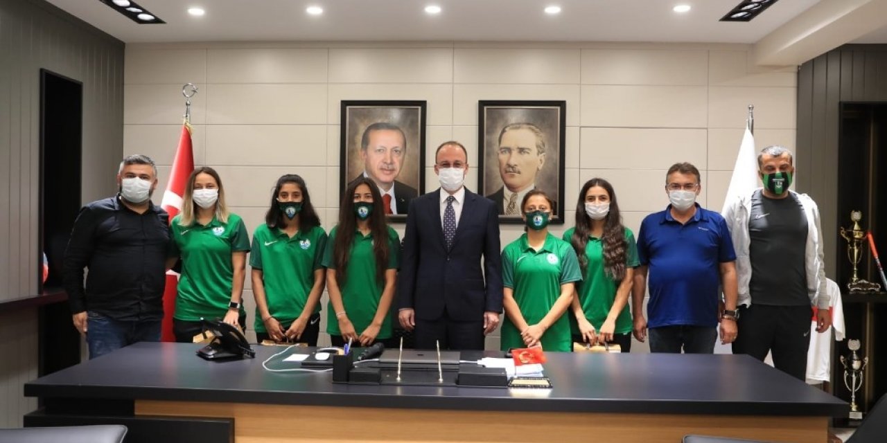 Pamukkale Belediye Başkanı Örki, Horozkentsporluları ağırladı