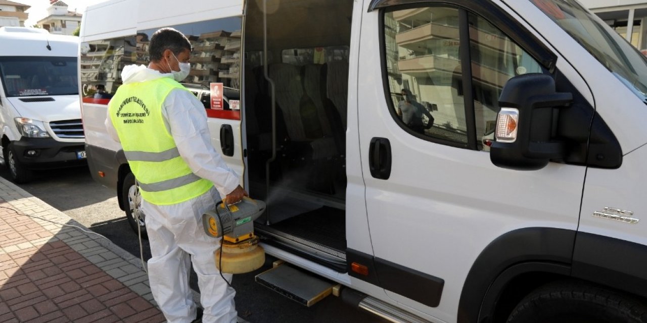 Manavgat’ta 350 öğrenci servisi dezenfekte edildi