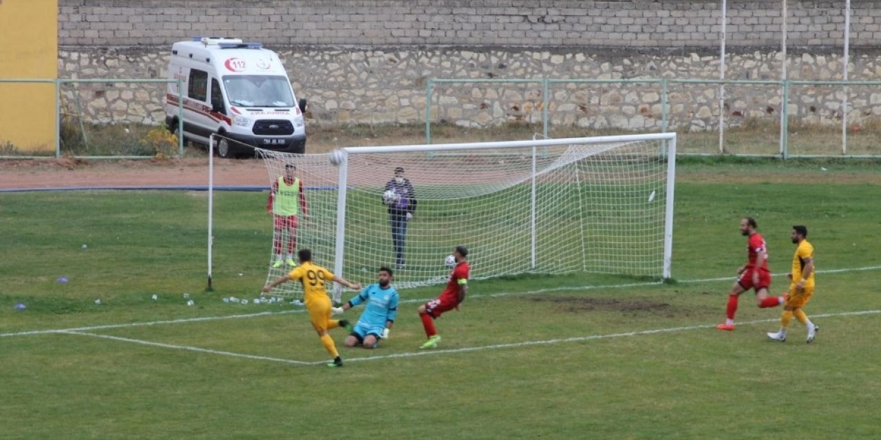 Bayburt Özel İdarespor, ligdeki ikinci galibiyetini alarak puanını 6’ya yükseltti