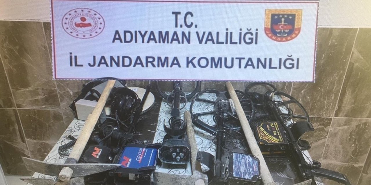 Kaçak kazı yapan 4 kişi yakalandı
