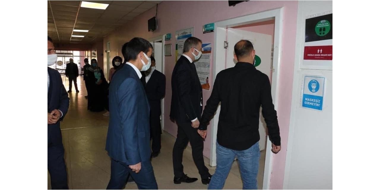 Hizan Kaymakamı Yelek, devlet hastanesini ziyaret etti