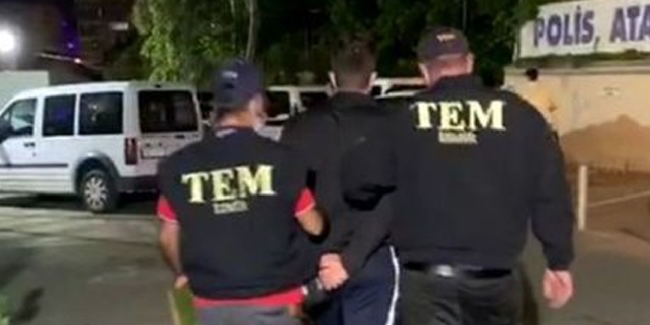İzmir’de aralarında eski emniyet müdürü ve amirinin de olduğu 4 FETÖ şüphelisi gözaltında