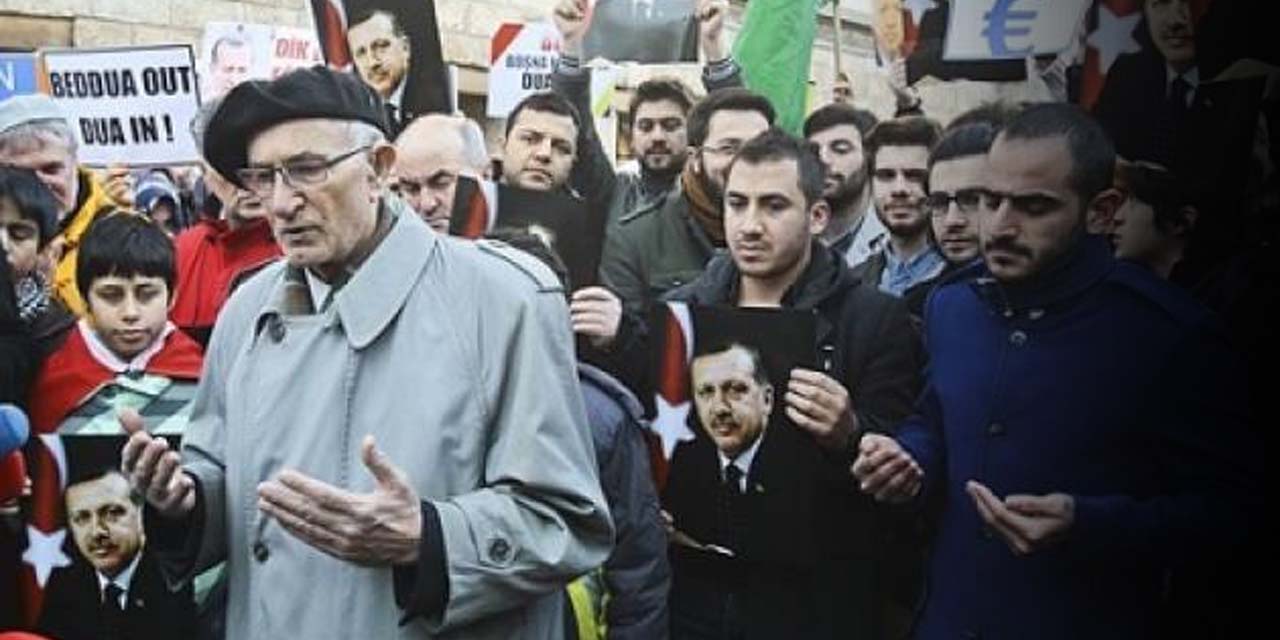 Aliya İzzetbegoviç'in yakın çalışma arkadaşı Prof. İsmet Kasumagiç vefat etti