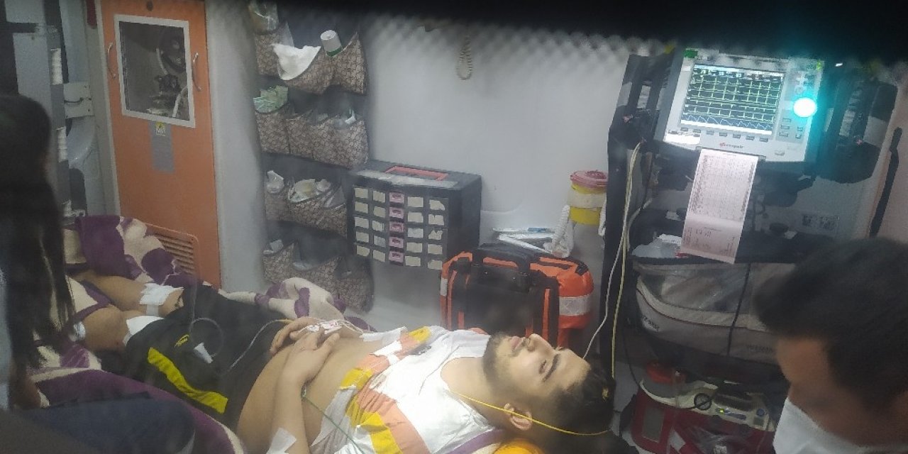 Evine kurşun yağdırdılar! 18 yaşındaki genç ağır yaralandı