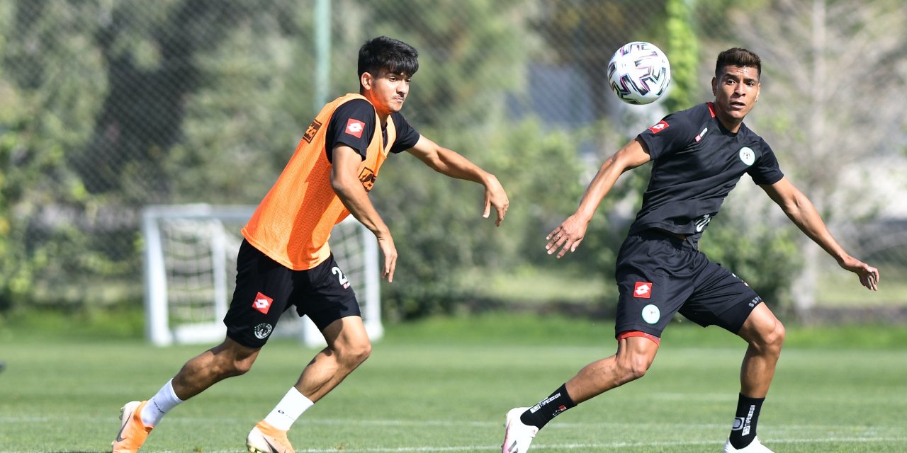 Süper Lig'de Pazar günü Başakşehir'i ağırlayacak olan Konyaspor çalışmalara başladı