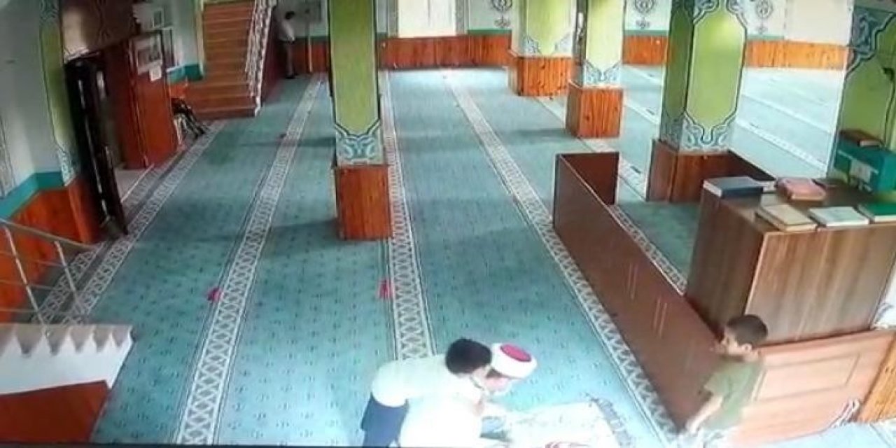 İstanbul'da camide kaydedilen görüntüler yürekleri ısıttı