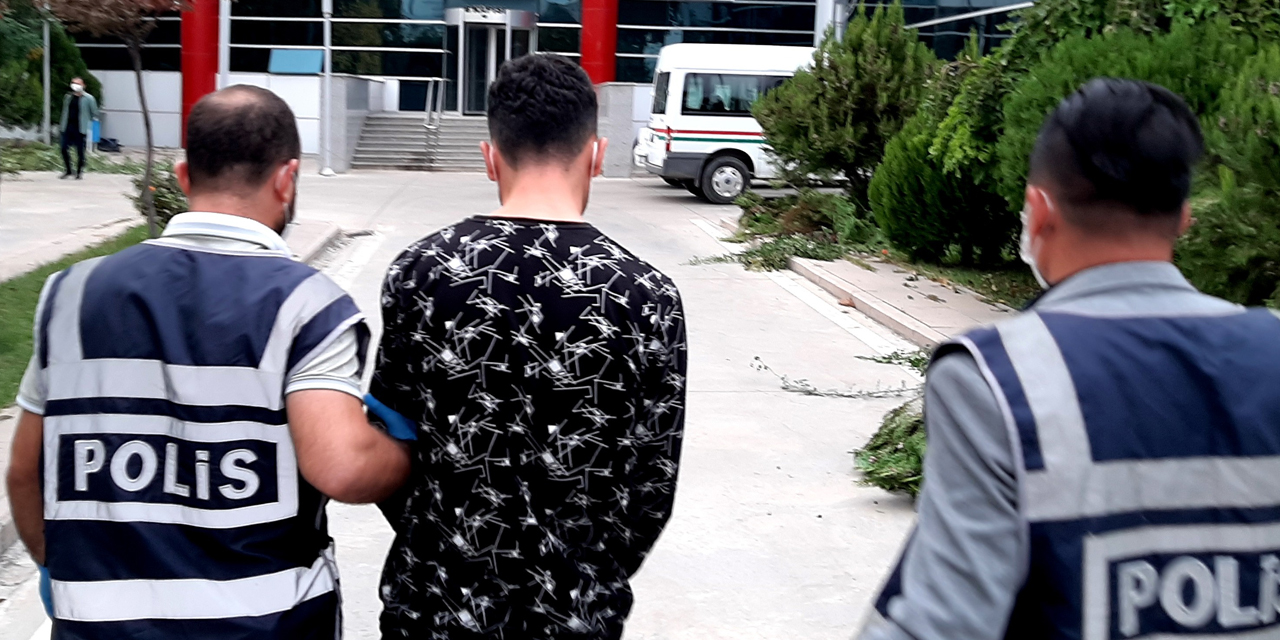 İzmir depremiyle ilgili paylaşımlar emniyetten kaçmadı! 10 gözaltı 2 tutuklama