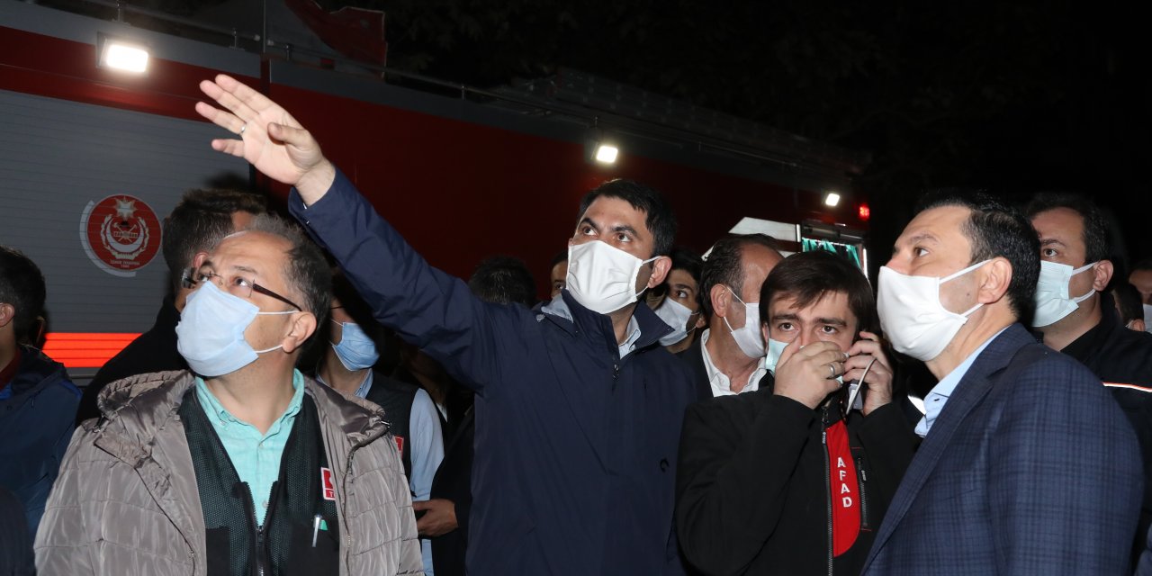 Bakan Kurum enkazlardaki çalışmaları inceledi