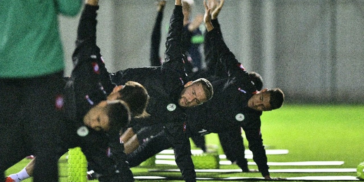 Konyaspor Fenerbahçe'ye temkinli hazırlanıyor