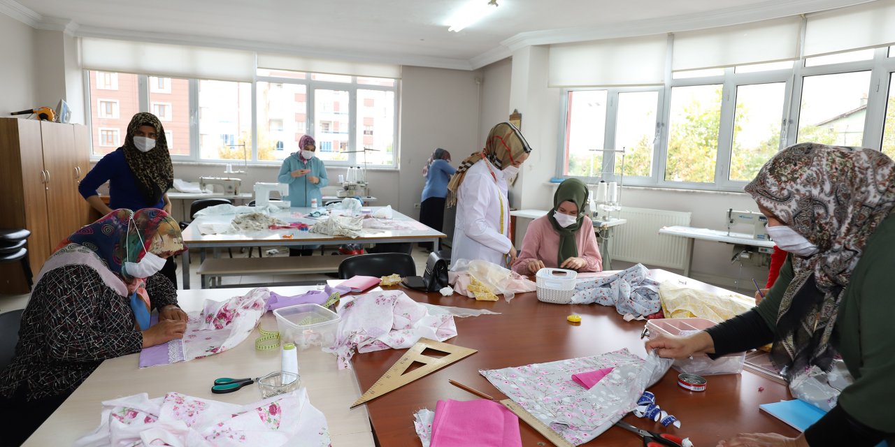 Konya'nın hayat üniversitesi KOMEK yeni sezonu koronavirüs önlemleriyle açtı