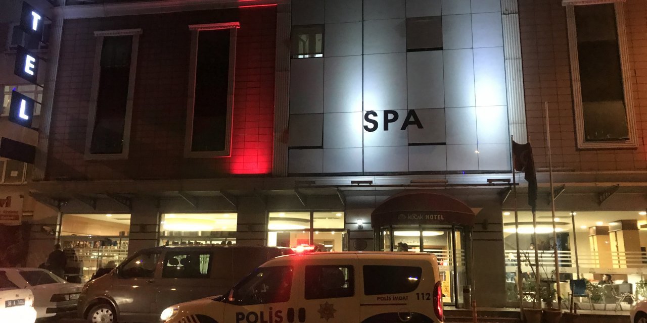 Otel lobisinde kavga çıktı! 2 yaralı
