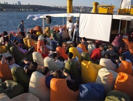 Vapurda benzersiz sinema keyfi