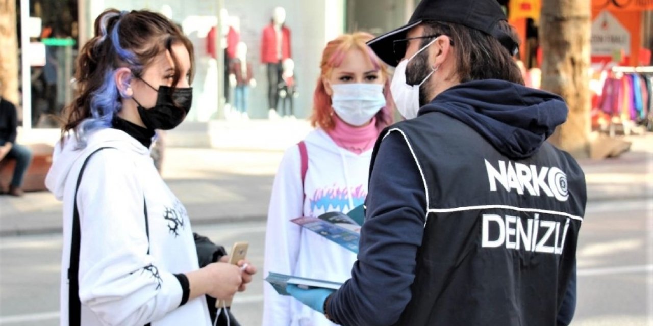 Vatandaşlar Narkorehber ve Narkonokta ile uyuşturucuya karşı bilinçlendiriliyor