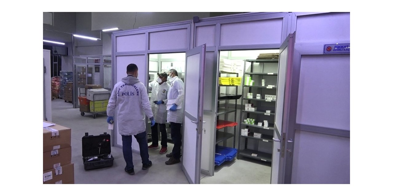 Karabük’te ecza deposuna giren hırsızlar 48 adet ilacı çaldı