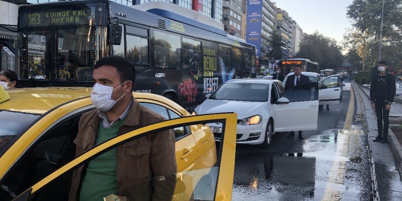 Başkent’te hayat 1 dakikalığına durdu