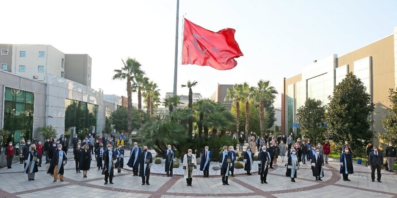 Rektör Dinçer: "Atatürk, gençlere hep güvendi, çok değer verdi"