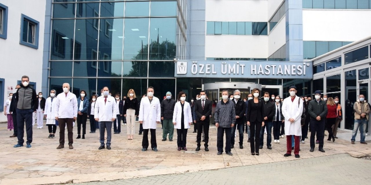 Sağlık çalışanları Atatürk’ü minnetle andı