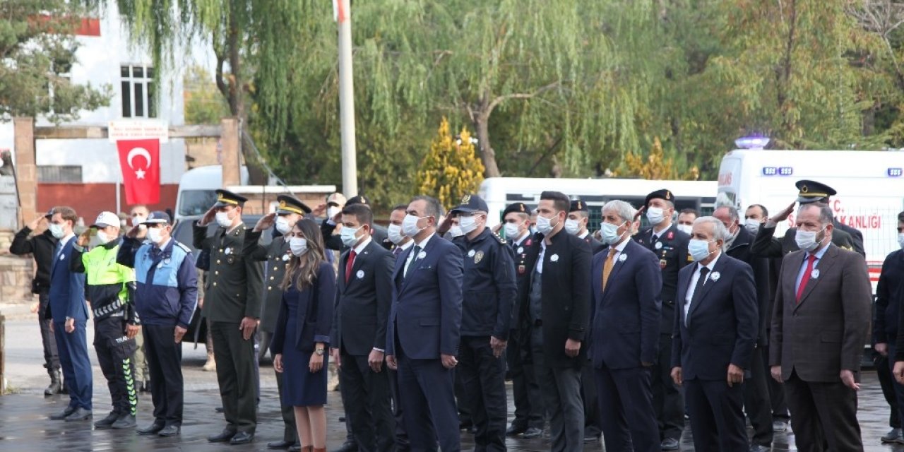 Atatürk’ün ebediyete intikalinin 82. yıldönümü