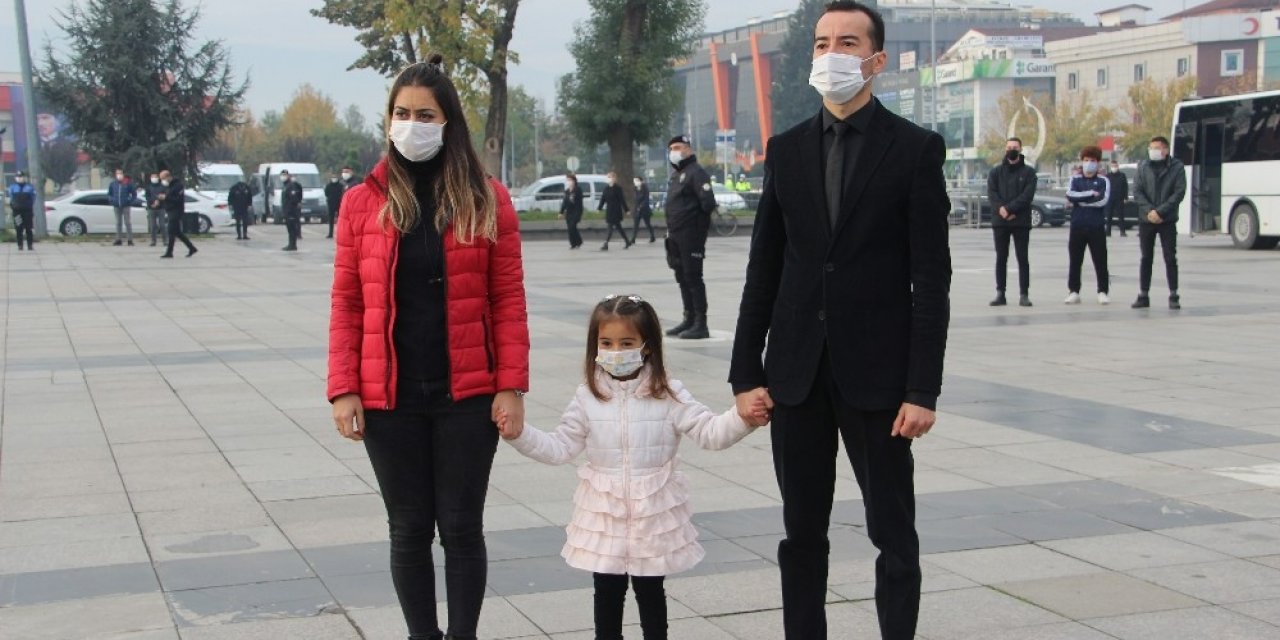 Düzceliler, Mustafa Kemal Atatürk’ü saygı ile andı