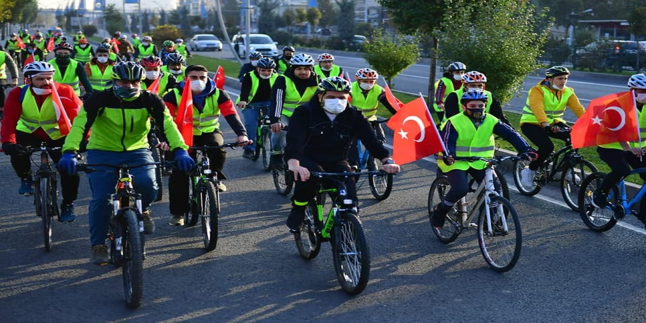 Yeşilyurt’ta 10 Kasım nedeniyle bisiklet turu düzenlendi