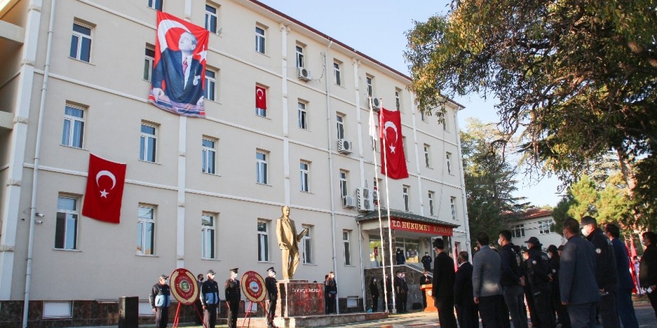 Yunak’ta Atatürk ebediyete intikalinin 82’ici yıldönümünde anıldı