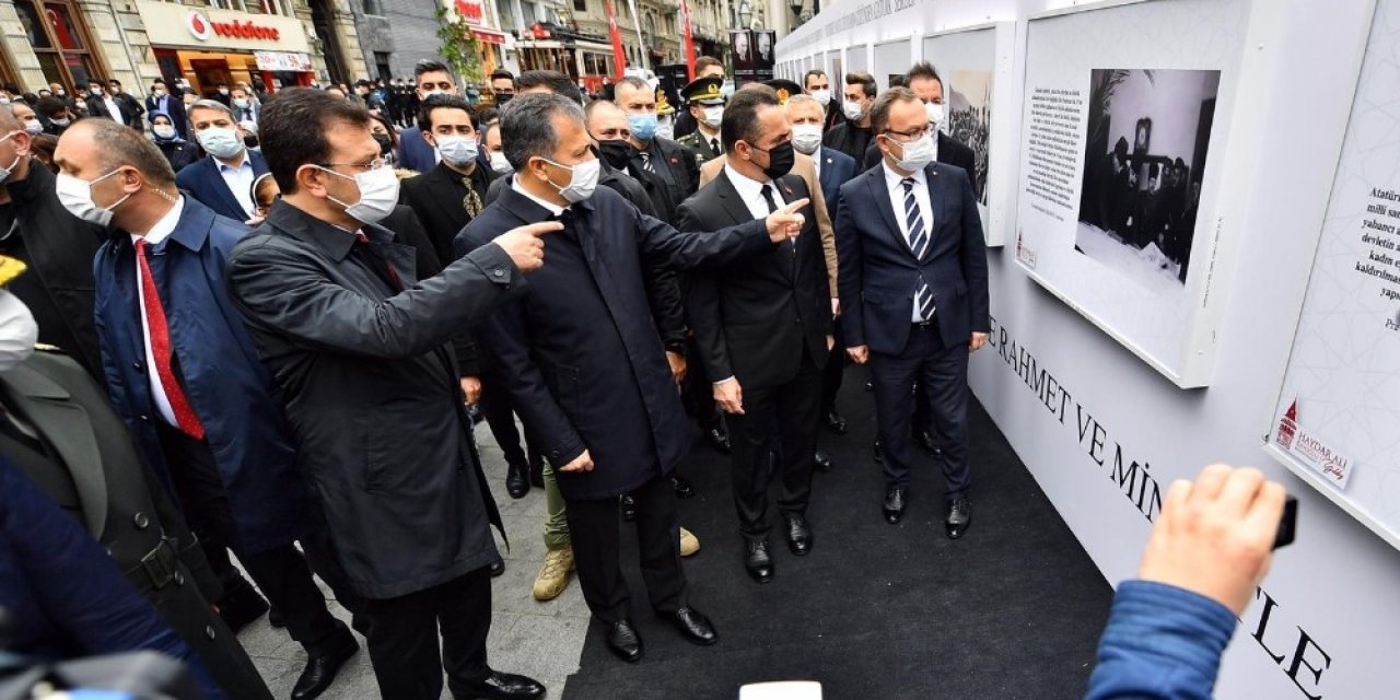 İstiklal Caddesi’nde "Atatürk’e Saygı - Dünyanın Gözünden Atatürk Sergisi"