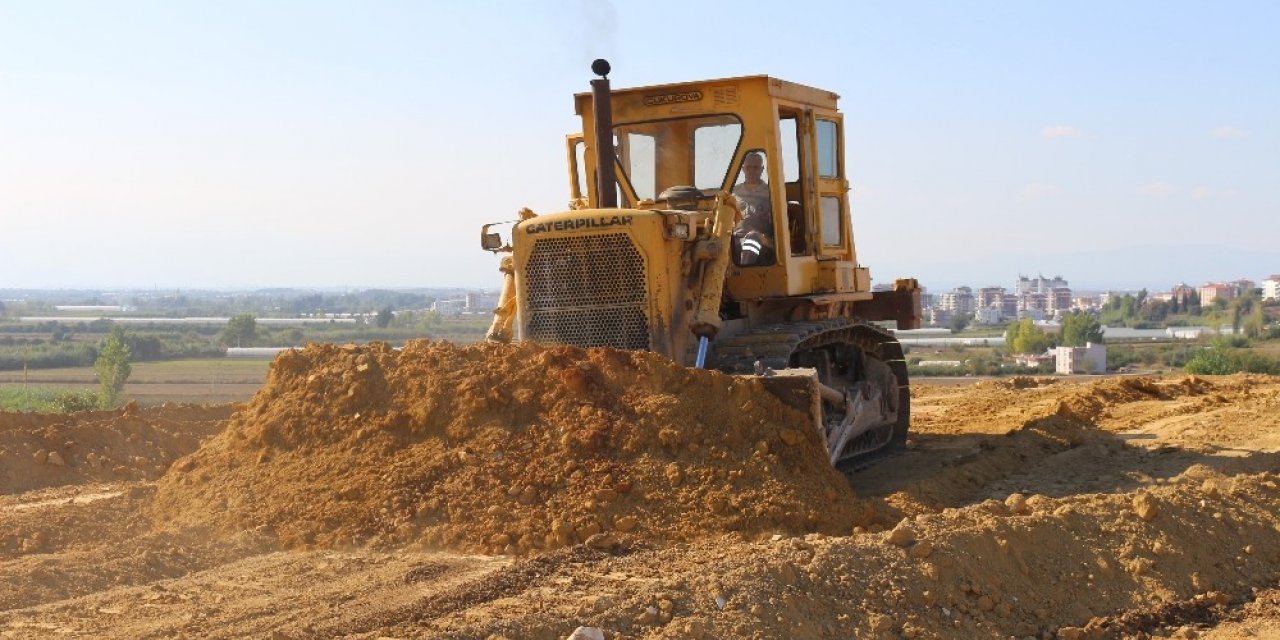 Serik’e 30 yıllık mezarlık ihtiyacını karşılayacak mezarlık alanı yapılıyor