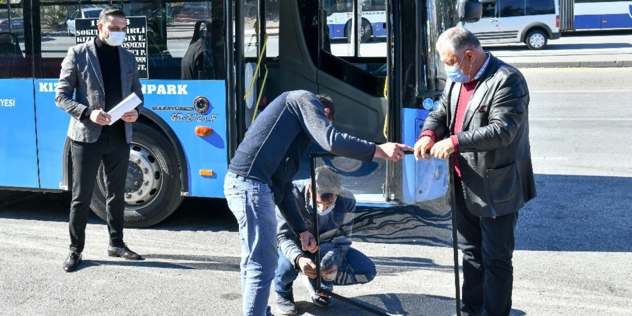 Başkent’te toplu taşıma araçlarına şeffaf panel uygulaması