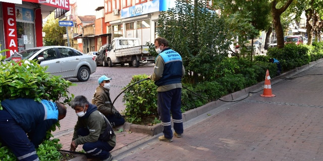 Manisa’nın yeşil alanlarında damla sulama dönemi