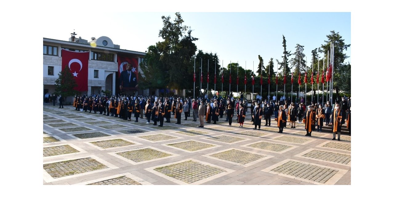 Mersin Üniversitesinde Atatürk törenle anıldı