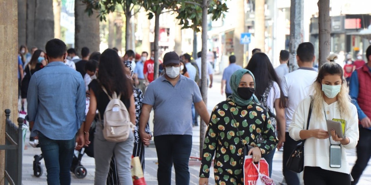 Denizli’de salgın tedbirleri ve toplum sağlığını hiçe sayanlarla mücadele sürüyor
