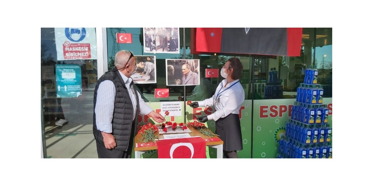 Akaryakıt istasyonunda Ata’yı andılar