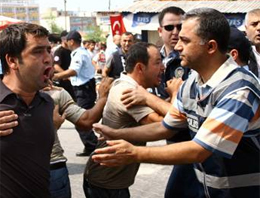 Dörtyol'da olaylar giderek büyüyor!